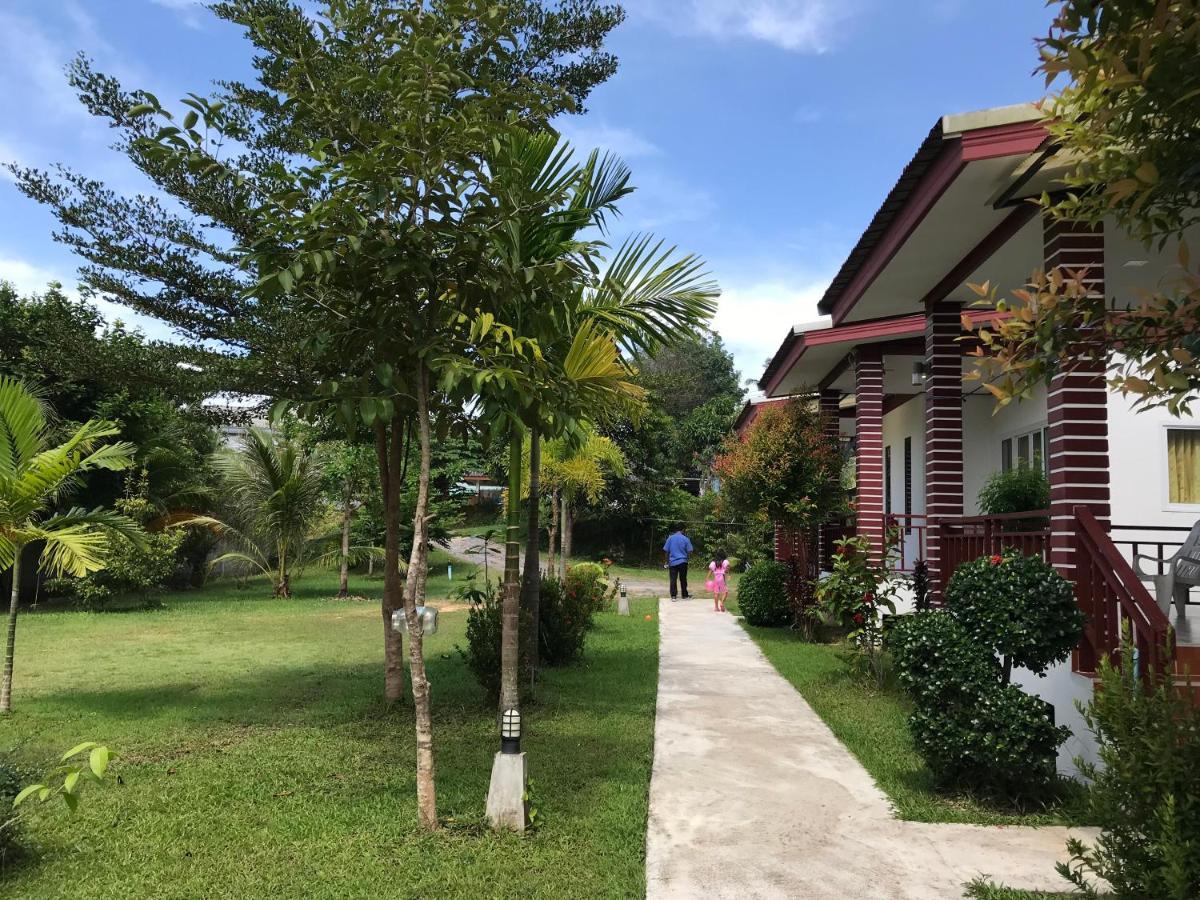 Tara House Hotel Koh Lanta Exterior photo