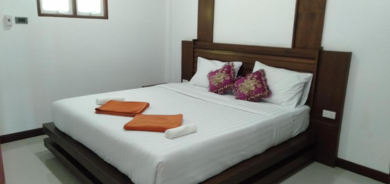 Tara House Hotel Koh Lanta Exterior photo